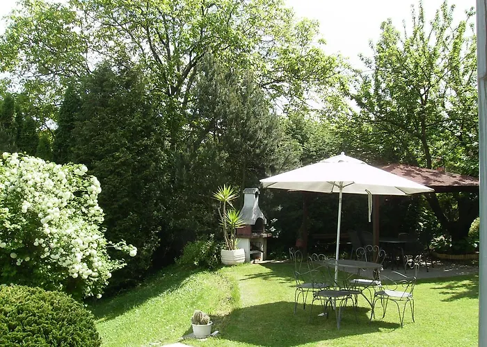 Kalman Pansio Bed & Breakfast 4*